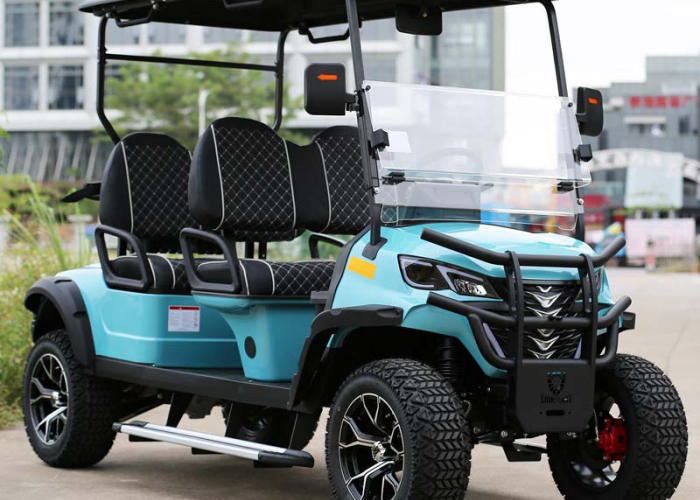 electric golf cart reviewed for aisle clearance, turning room, and boarding access